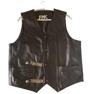 VTG Black Leather Vest 42 w/ Indian Head Chains XL Extenders Moto Western Biker